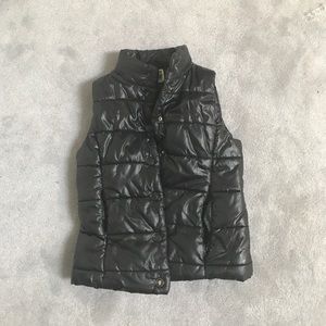 BLACK VEST