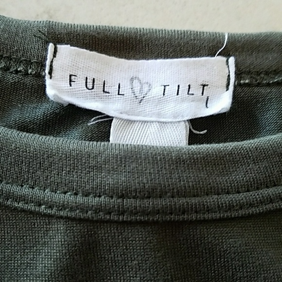 Tillys tee shirt - Picture 2 of 2