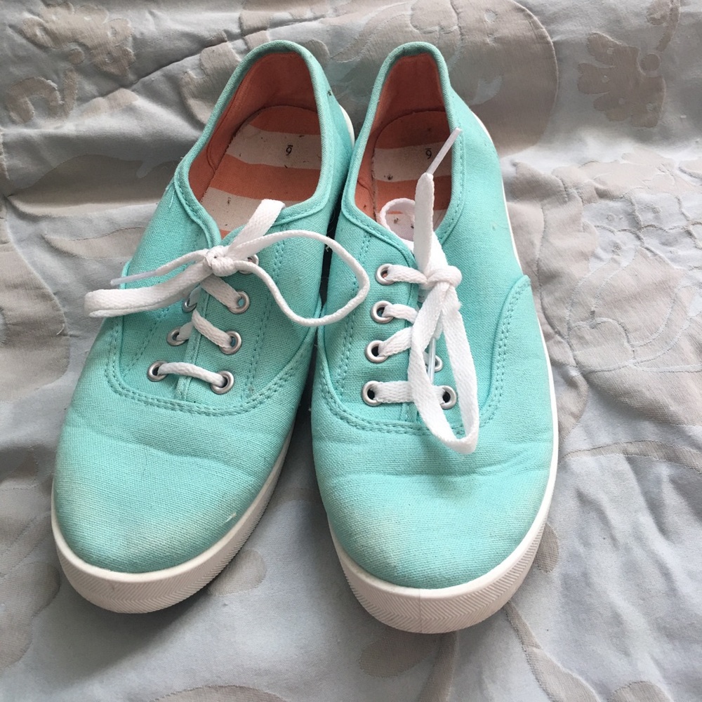 Mint green canvas shoes 6