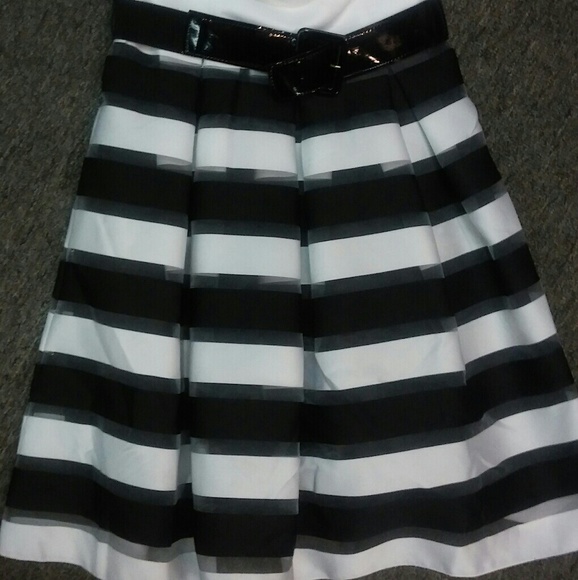 Semi-formal dress - Picture 5 of 6