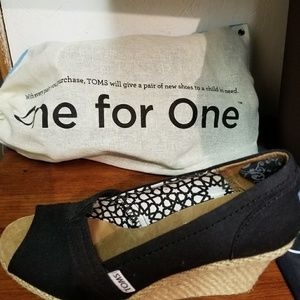 Toms Wedge With storage bag