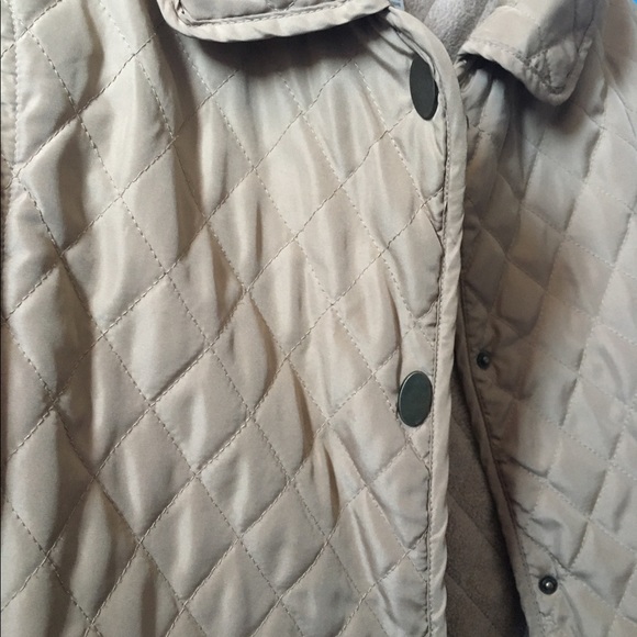 Tan coat - Picture 2 of 3