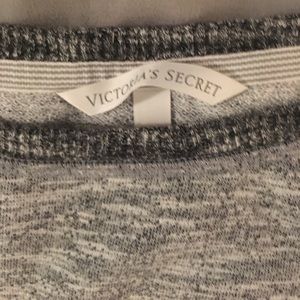 Cozy VS sweatshirt with tie around waist!!