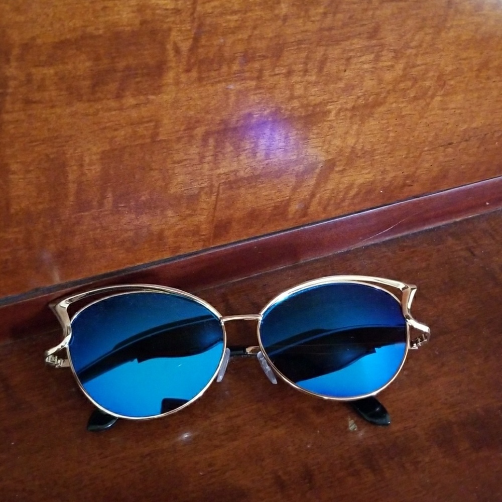 Brand new sunglasses