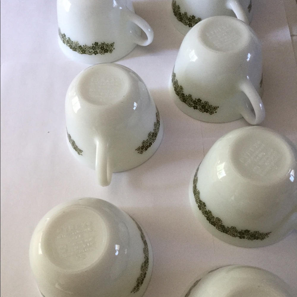 Set of 7 Pyrex Crazy Daisy Tea cups! Flawless. - Picture 2 of 6