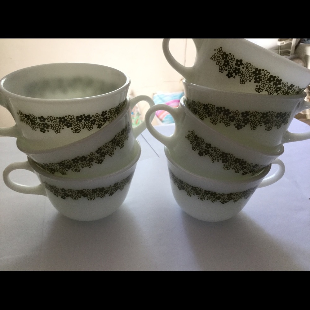 Set of 7 Pyrex Crazy Daisy Tea cups! Flawless. - Picture 3 of 6