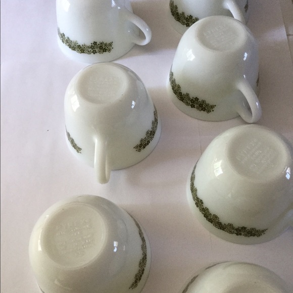 Set of 7 Pyrex Crazy Daisy Tea cups! Flawless. - Picture 2 of 6