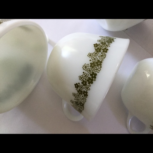 Set of 7 Pyrex Crazy Daisy Tea cups! Flawless. - Picture 4 of 6