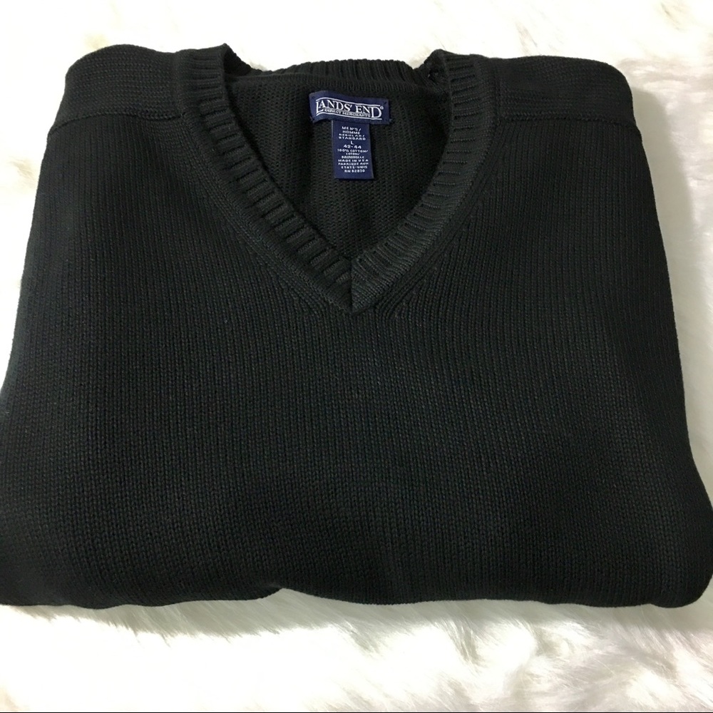 Lands End men's v-neck sweater