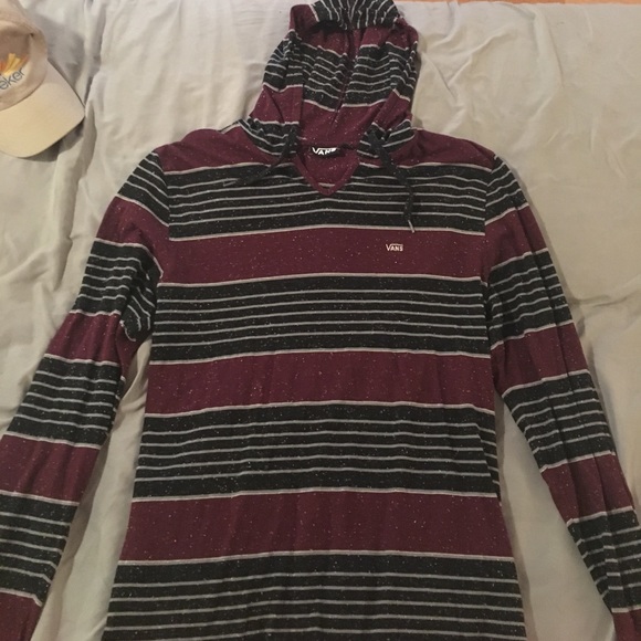 Vans Other - Lightweight long sleeve Vans shirt with hood