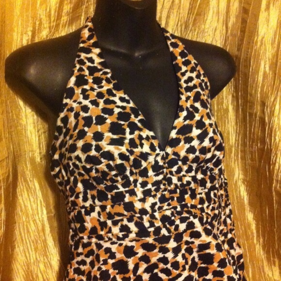 Leopard halter dress Sz 6. Dress it up or down! - Picture 2 of 4