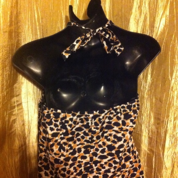Leopard halter dress Sz 6. Dress it up or down! - Picture 3 of 4
