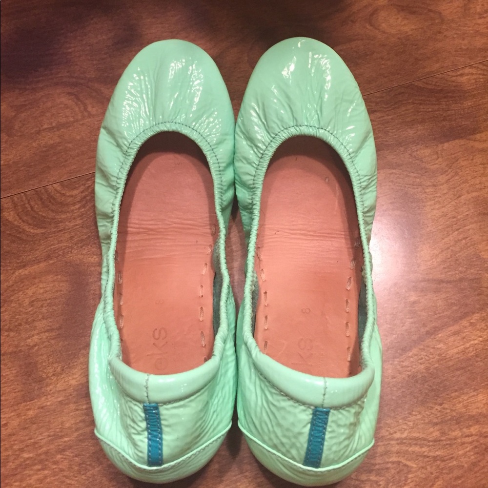 Size 8 Mint Patent Tieks