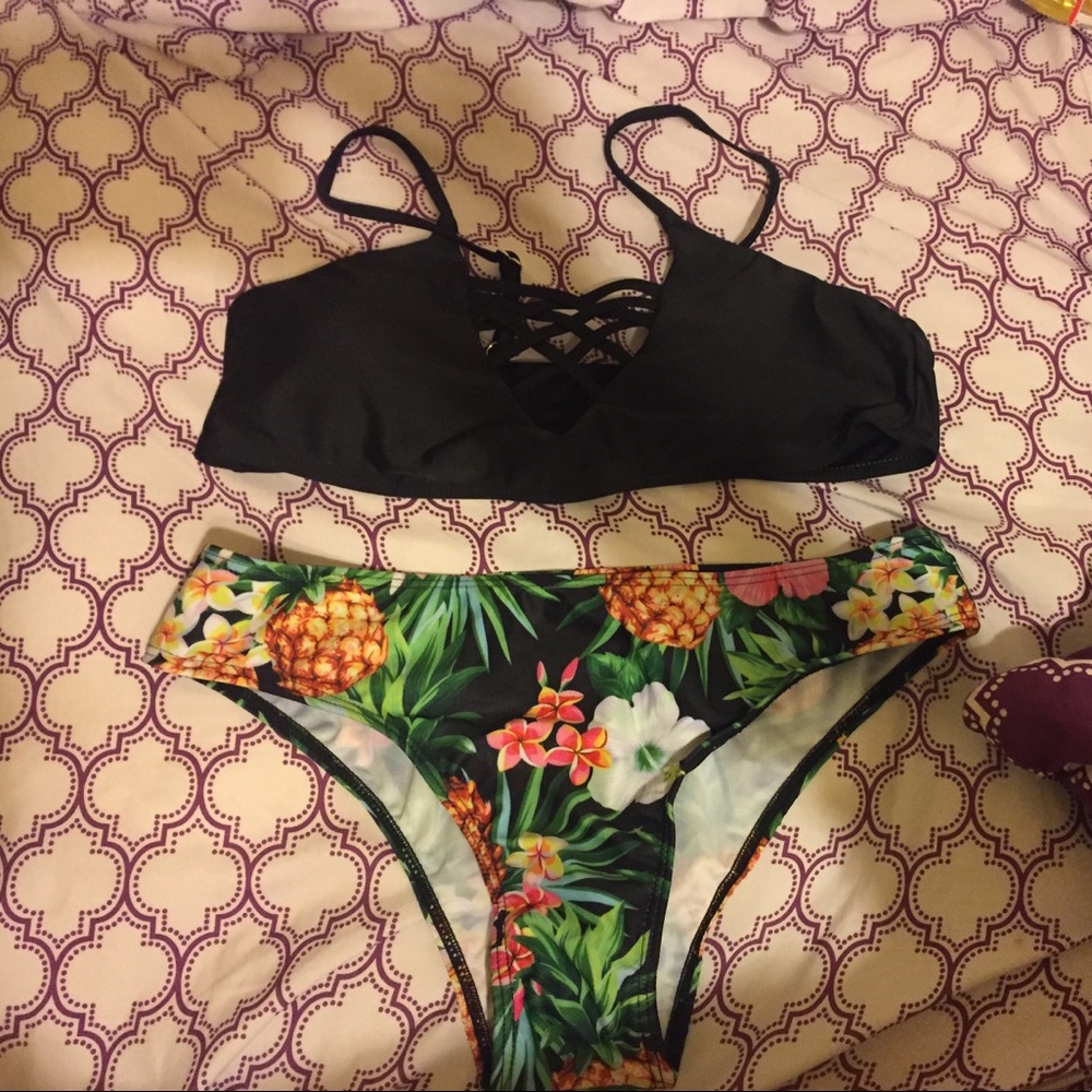 2 piece bathing suit, tropical!