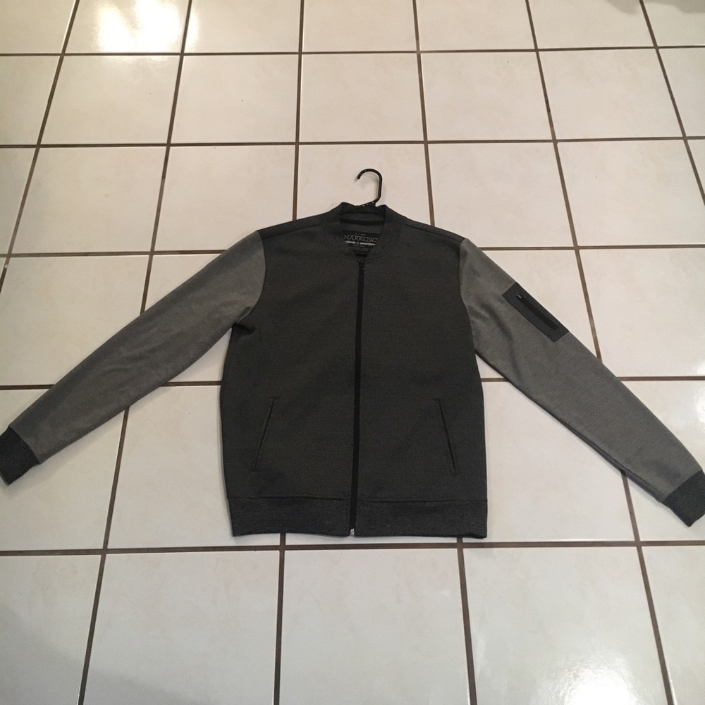 Light weight men's gray bomber jacket