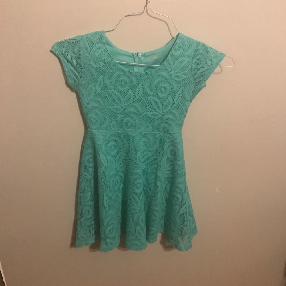 Adorable little girls dress