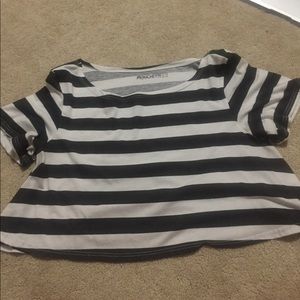 ‼️WEEKEND SALE‼️Black and white striped crop top!