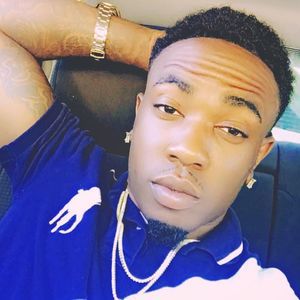 Meet your Posher, Tee