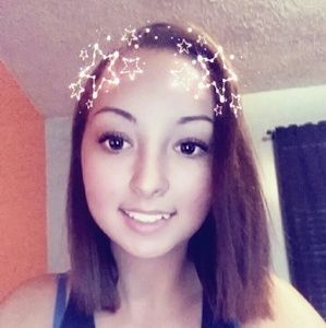 Meet your Posher, Kendra