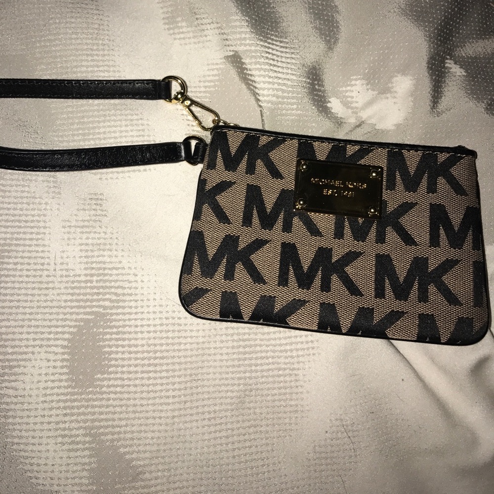 Michael Kors wristlet