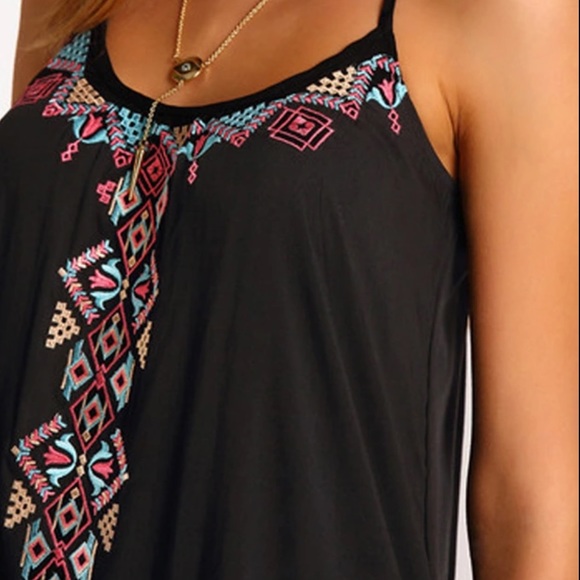 ASYMMETRICAL HEM WITH AZTEC DESIGN 1 left - Picture 5 of 8