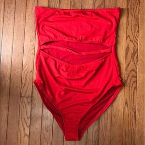 One Piece Cutout Swimsuit 👙