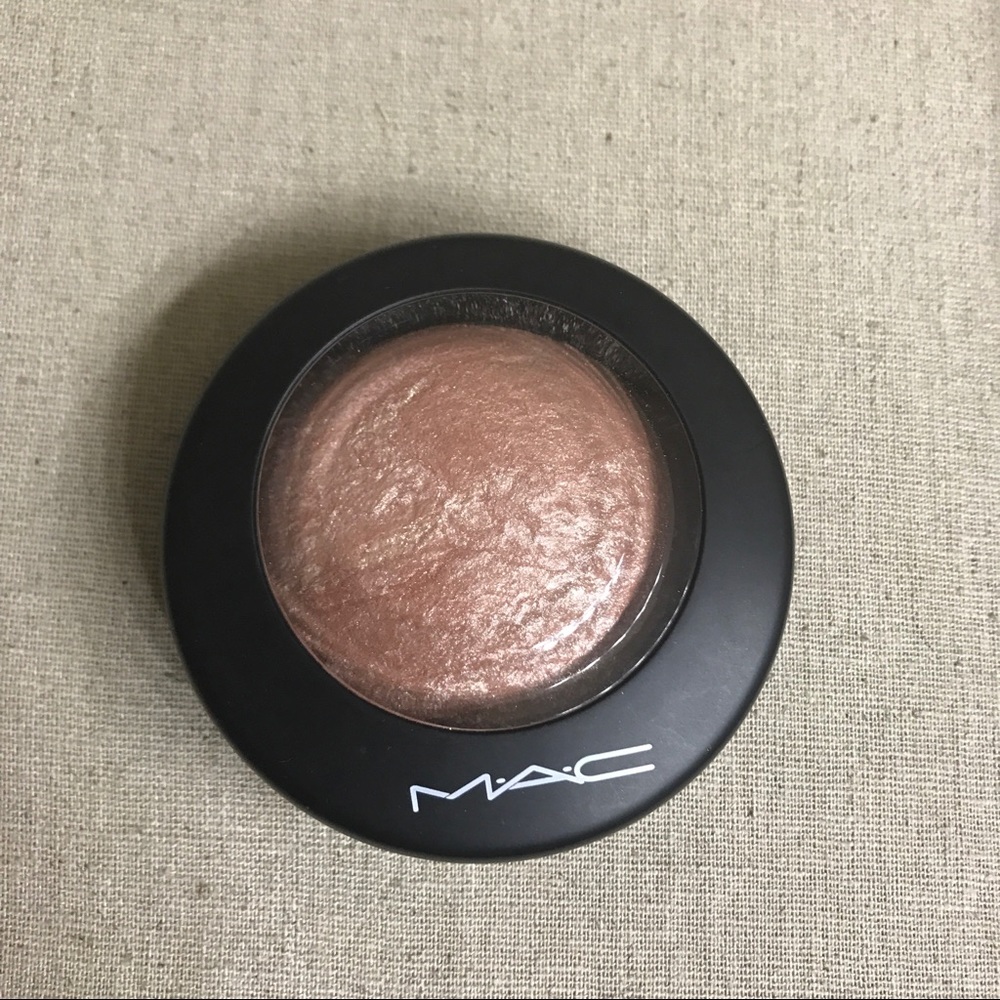 MAC Mineralize Skinfinish - Soft & Gentle