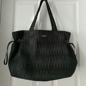 🎉 Sale 🎉 Black Victoria's Secret Bag