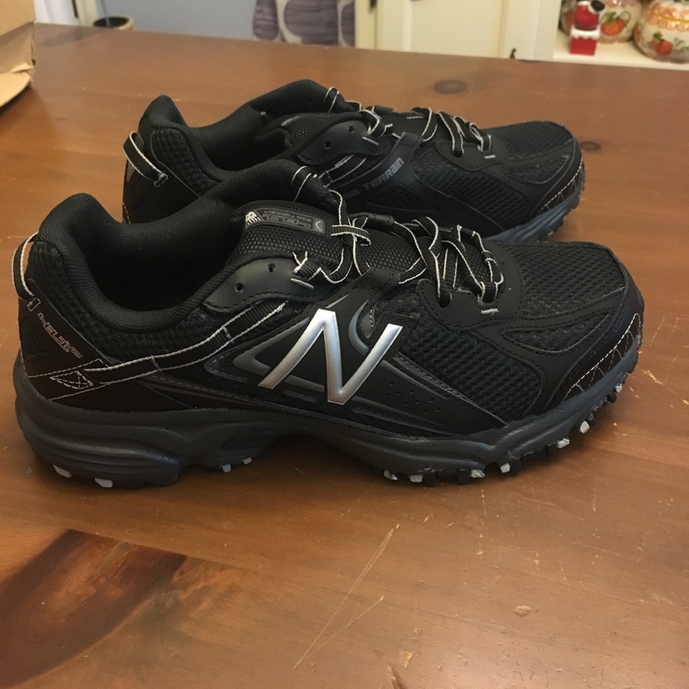 Black new balance shoes