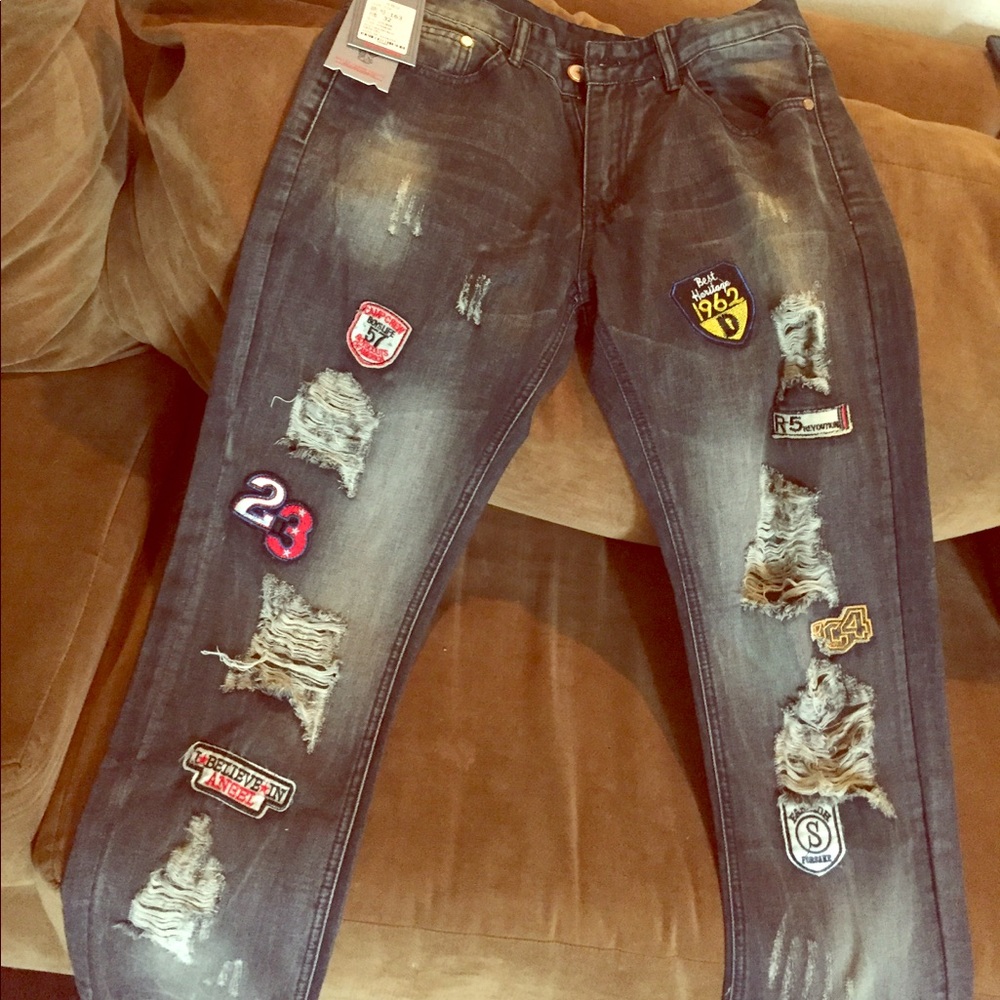 Men's jeans 32 but fit like 31