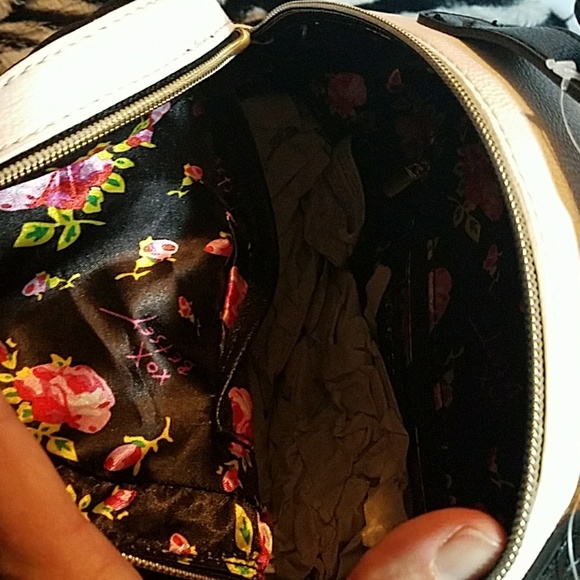 SOLD OUT - Picture 2 of 3