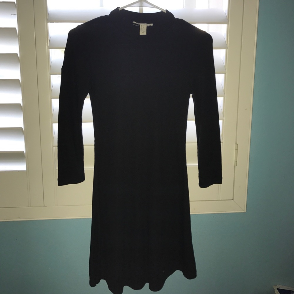Low turtleneck dress black