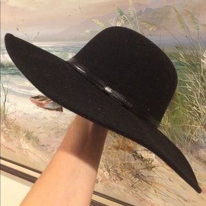 Black felt hat 