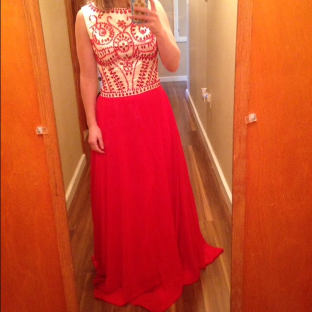 Red prom dress
