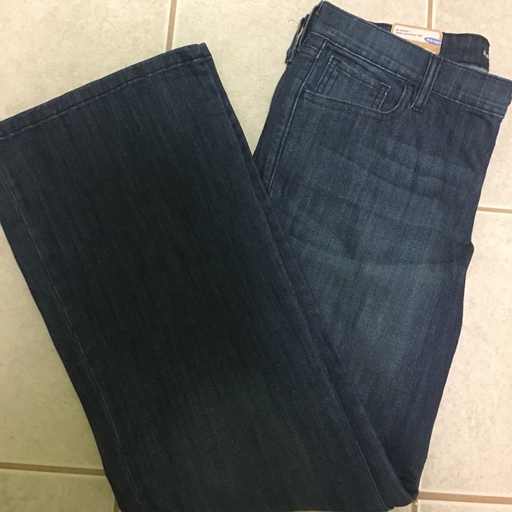 Old Navy Flare Jeans. Diva  size 12