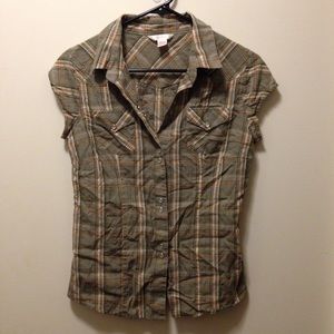 Cute plaid button down tee