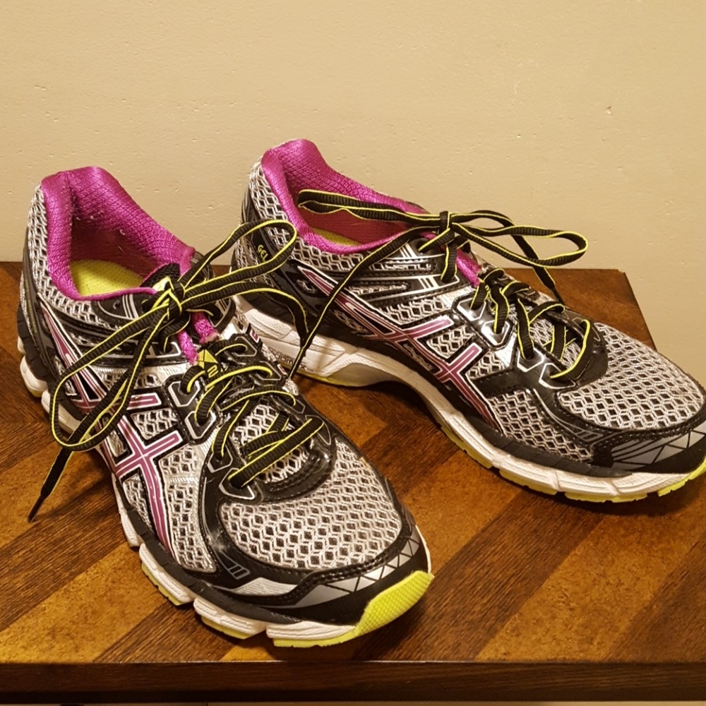 Asics gt2000