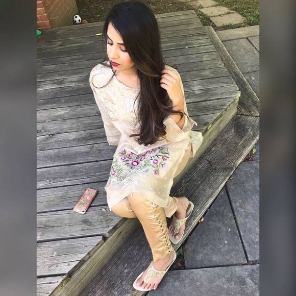 Meet your Posher, Maryam - Picture 1 of 1