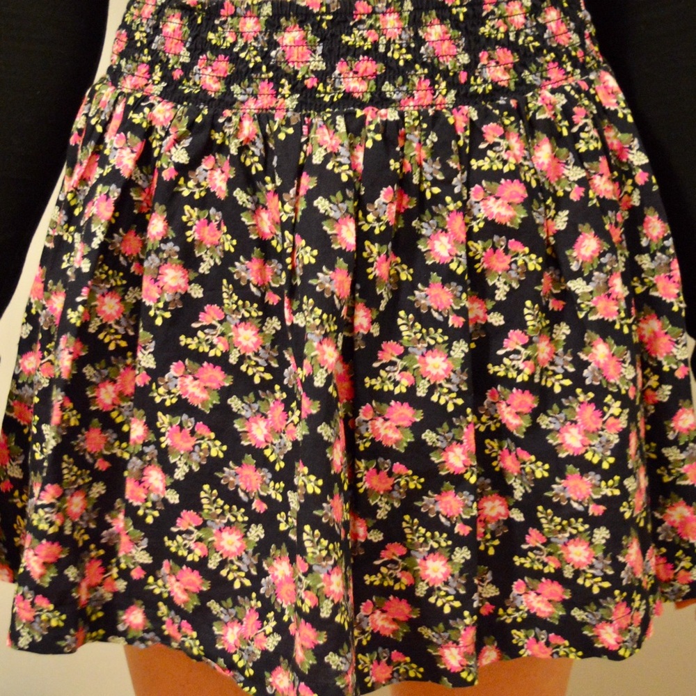 Navy floral Johnnie B skirt - Picture 4 of 7