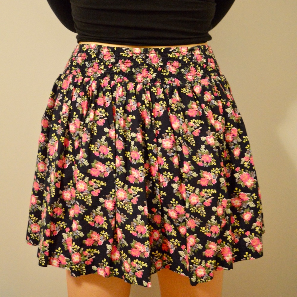 Navy floral Johnnie B skirt - Picture 5 of 7
