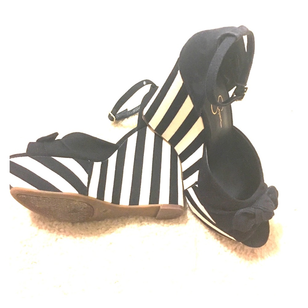 Jessica Simpson Wedges