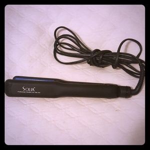 SOLIA Professional Ceramic Ion Flat Iron