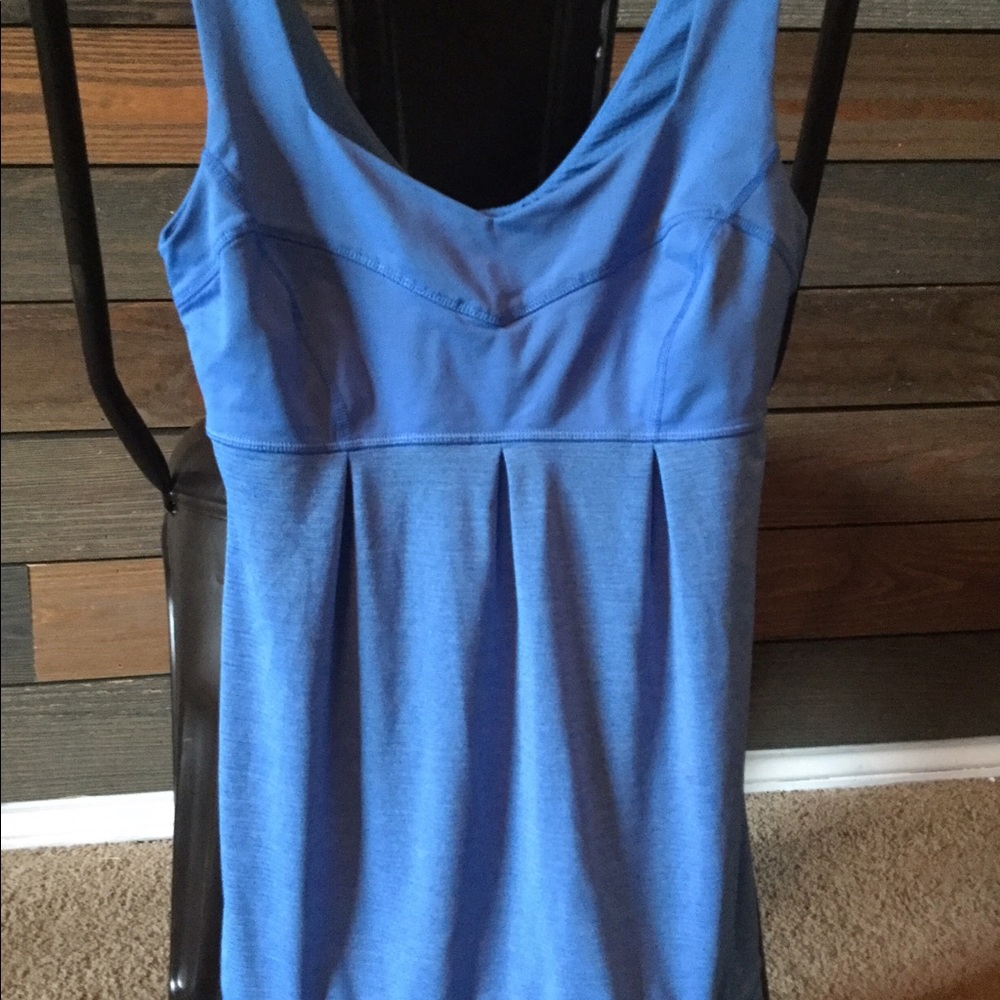 Lululemon athletica workout sport tank Size 4!