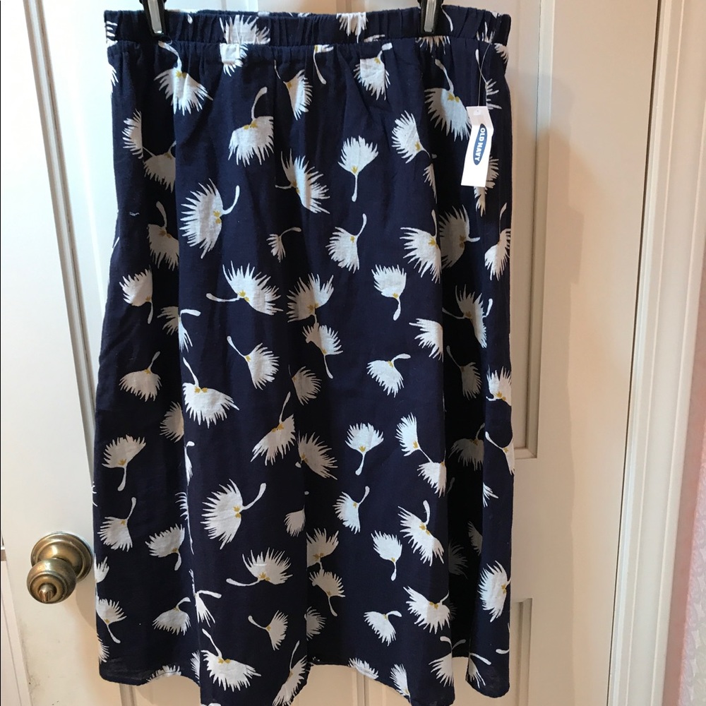 Brand New Skirt Old Navy Size SP Navy Blue
