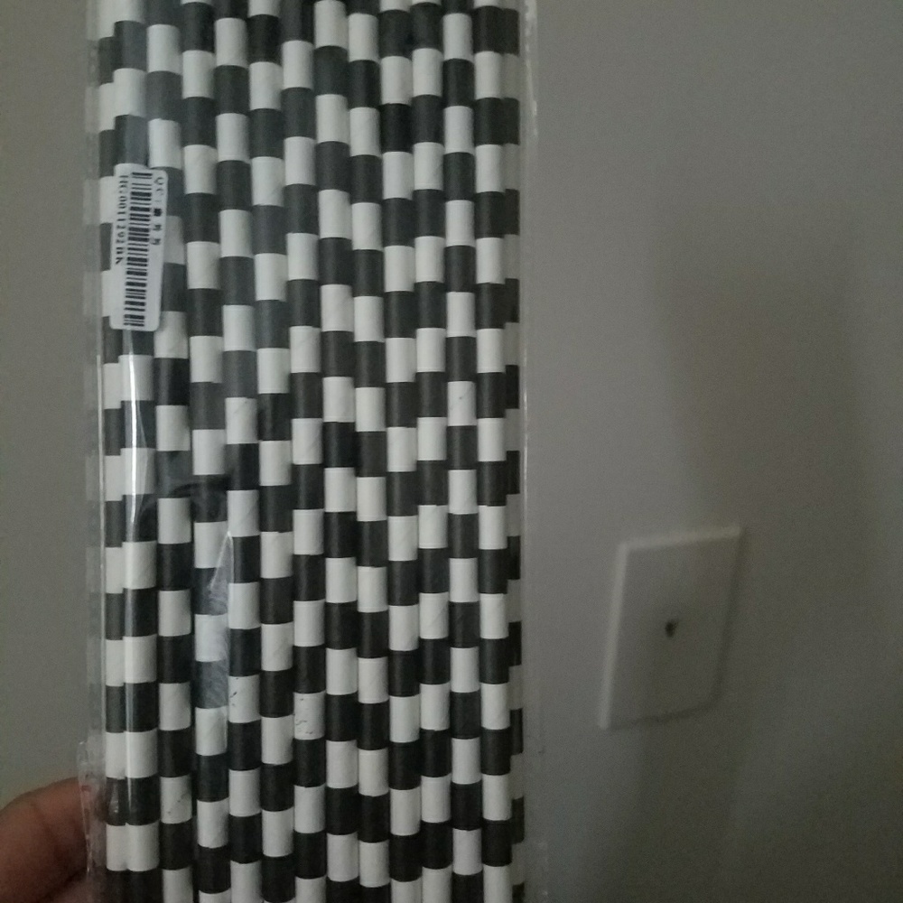 Black and White Striped Straws 25 Pack