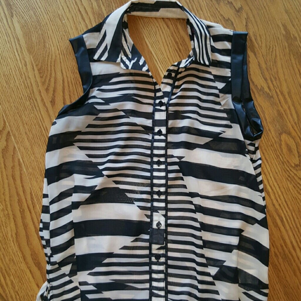 OPEN BACK 🖤 SLEEVELESS BLOUSE