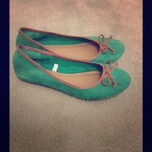 Green ballerina flats