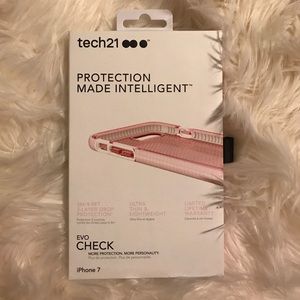 IPHONE 7 Tech 21 pink phone case 💖