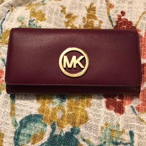Michael Kors Carryall Wallet
