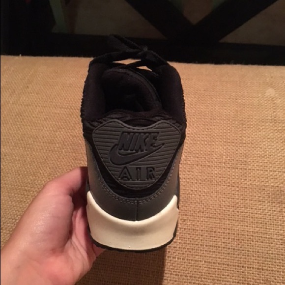 Nike Air Max - Picture 2 of 4